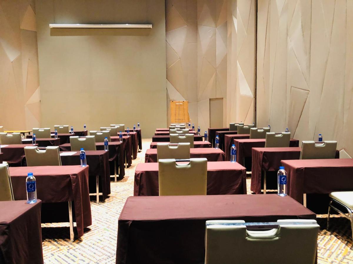 J Park Hotel - Sha Extra Plus Chonburi Exterior photo