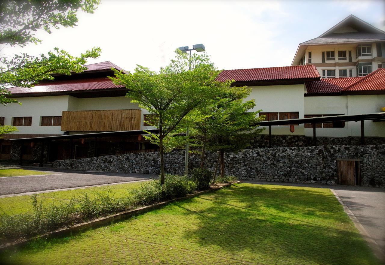 J Park Hotel - Sha Extra Plus Chonburi Exterior photo