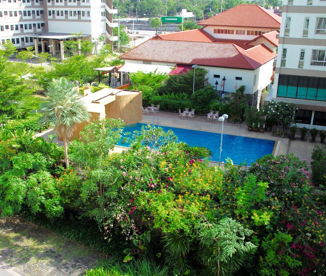 J Park Hotel - Sha Extra Plus Chonburi Exterior photo